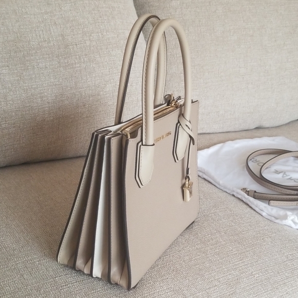 Michael Kors Small Mercer Tote - Picture 3 of 7